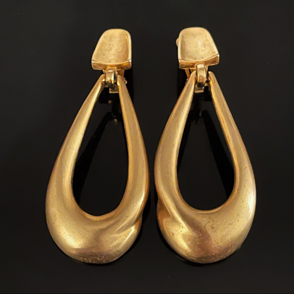✨Gorgeous VTG Large Dangling Clip On Earrings